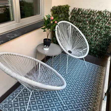 Vienna 1st District With Balcony And Aircon * Вена