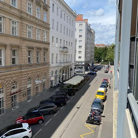 Vienna 1st District With Balcony And Aircon Vienna