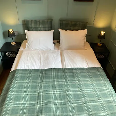 1st District With Balcony And Aircon *