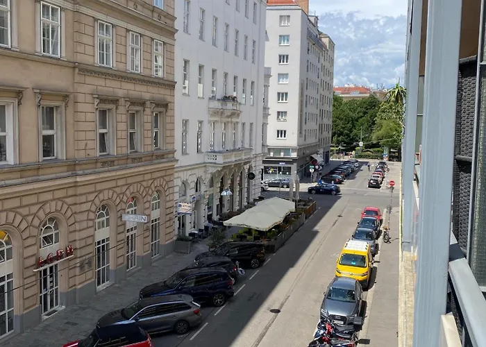 1st District With Balcony And Aircon Wien