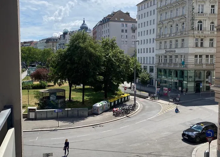 1st District With Balcony And Aircon Viena