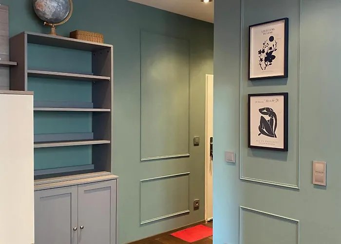 1st District With Balcony And Aircon