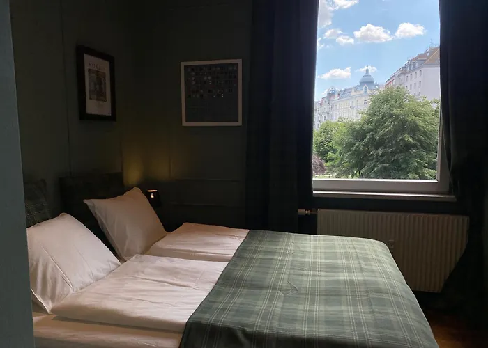 1st District With Balcony And Aircon